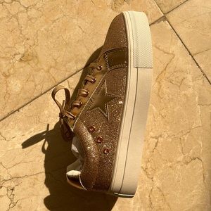 Girls tennis shoes MIA Size 4 Brand new in box rose gold sparkle